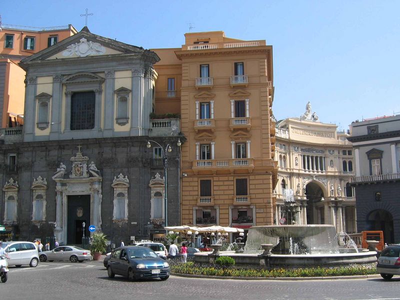 Piazza Trieste e Trento Napels
