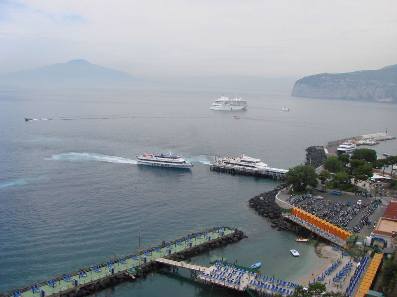 Aanlegsteiger veerboten Sorrento
