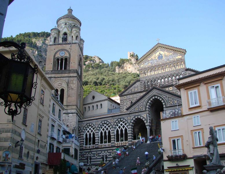 De Duomo in Amalfi heeft Moorse stijlelementen
