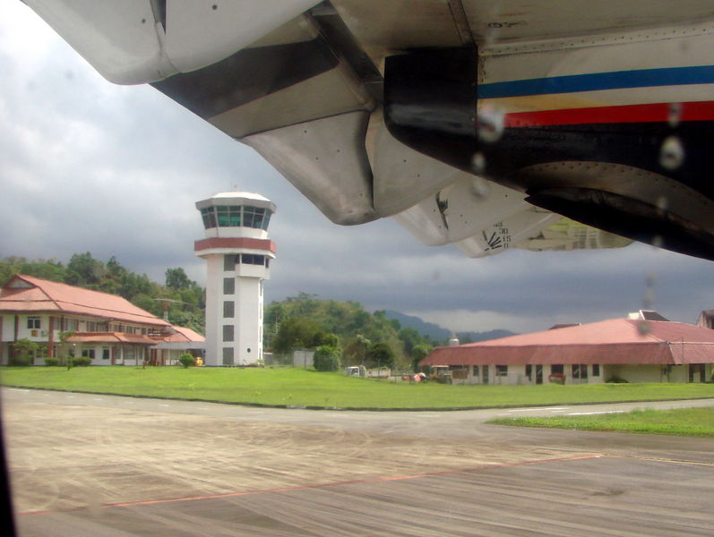 Vertrek van luchthaven Ambon naar Tanimbar
