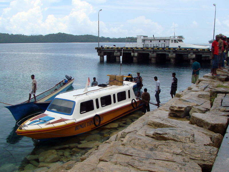 Aankomst speedboot in Elat - Kei Besar
