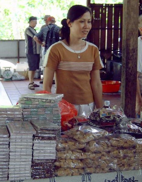 Verkoop zelfgemaakte kokos snoepjes
