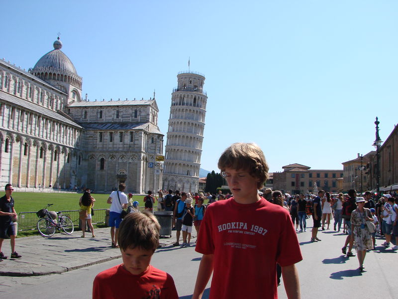 Yoran en Merijn op Piazza del Duomo 
Keywords: Pisa