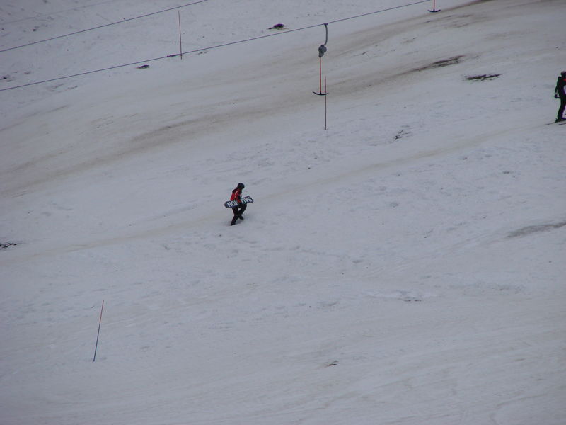 Yoran met Snowboard nog een stukje verder lopen
47.067378,8.650201
Keywords: Sattel-Hochstuckli