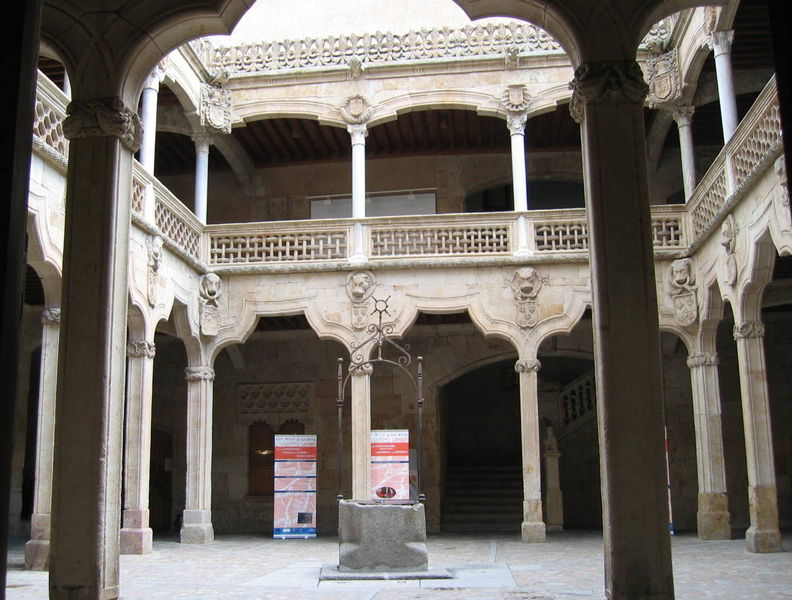 Binnenplaats Casa de las Conchas - Salamanca
