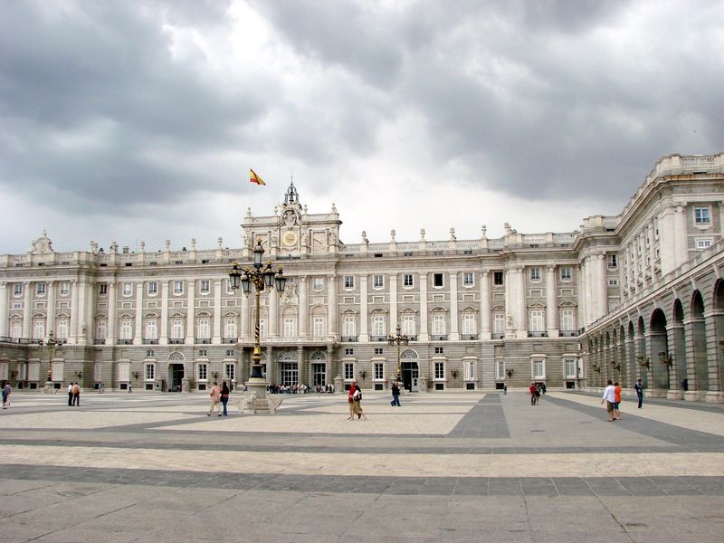 Het Koninklijk Paleis van Madrid (Palacio Real) is het werkpaleis van de Koning van Spanje.
