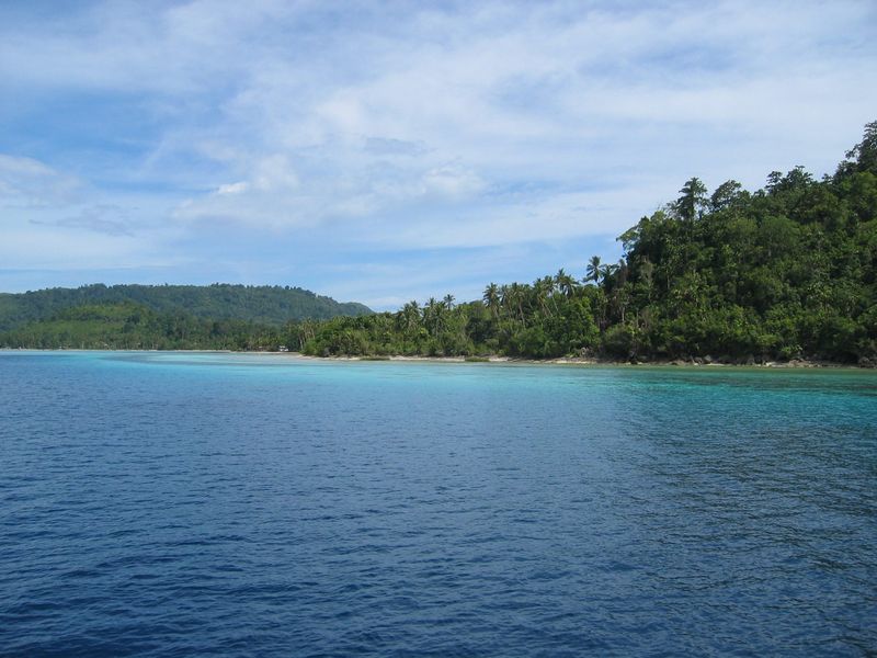 Azuurblauwe zee naar Saparua
