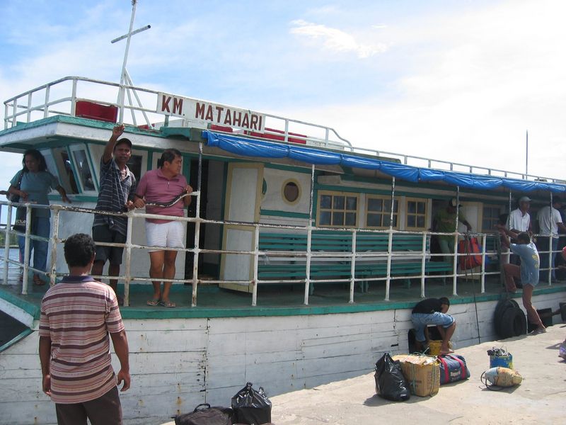 veerboot Saparua-Ambon
