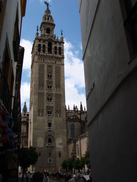 La Giralda, toren van de Kathedraal van Sevilla.
