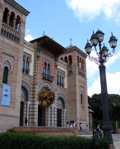 Het Kostuum museum naast het Plaza de Espana.
