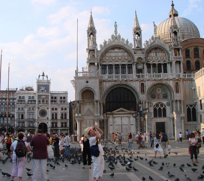 San Marco Basiliek zijkant
