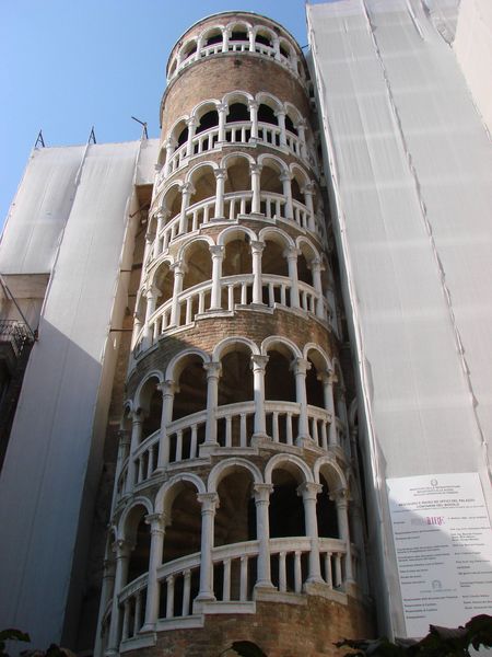 de traptoren van het Palazzo Contarini del Bovolo

